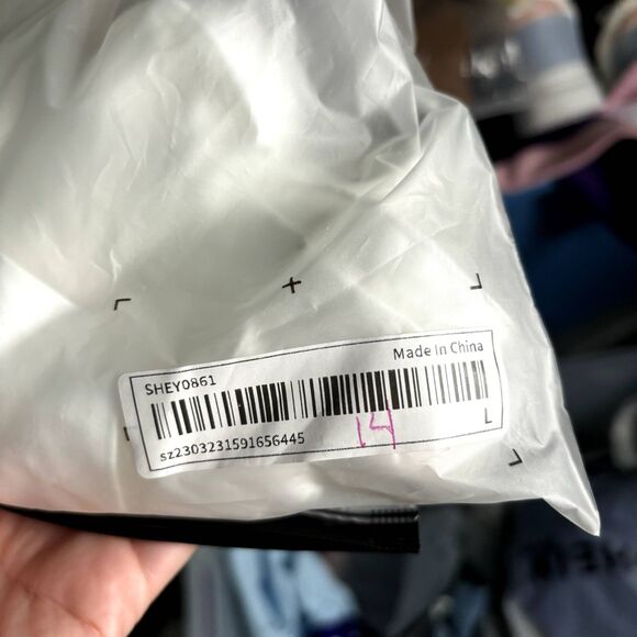 Shein NWT White Cap Sleeve Open Back Cropped Shirt Large - Picture 4 of 6